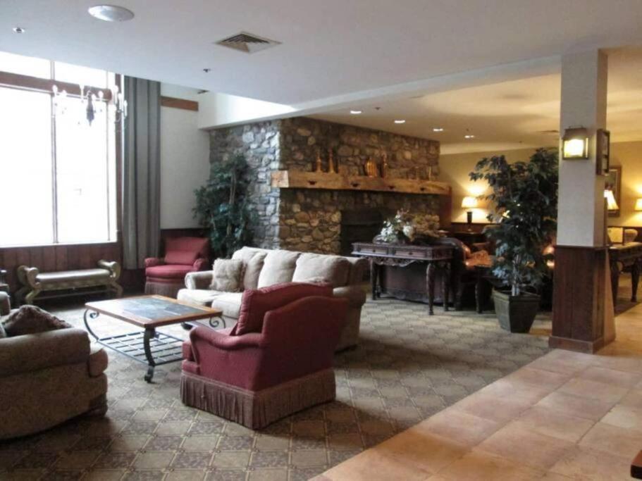 Deluxe Ski On Off 1Br Suite Sleeps 4 On Jiminy Mtn ハンコック エクステリア 写真