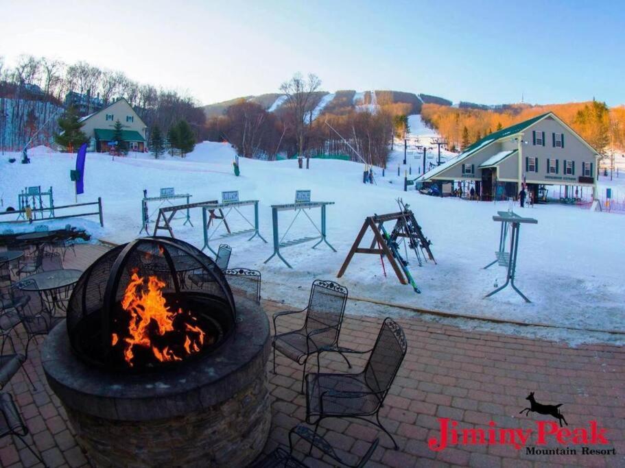Deluxe Ski On Off 1Br Suite Sleeps 4 On Jiminy Mtn ハンコック エクステリア 写真