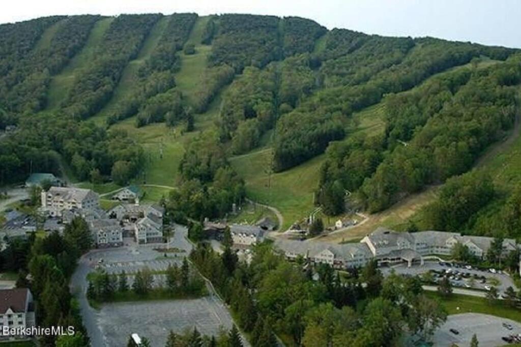 Deluxe Ski On Off 1Br Suite Sleeps 4 On Jiminy Mtn ハンコック エクステリア 写真